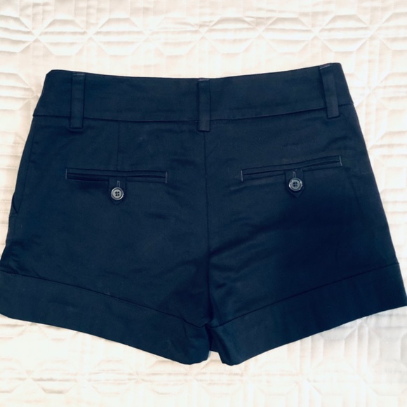 Cuffed Flat Waist Hot Pants - Picture 3 of 8